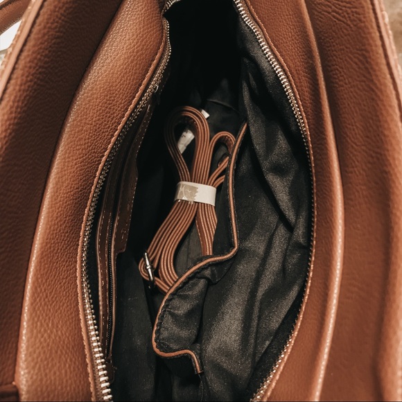 Large Weave Structure Tote In Brown - Picture 3 of 4